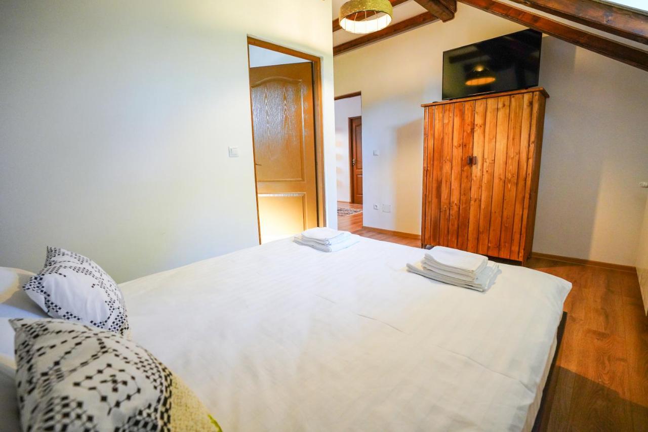 Guest house Casa Morosanului 3*