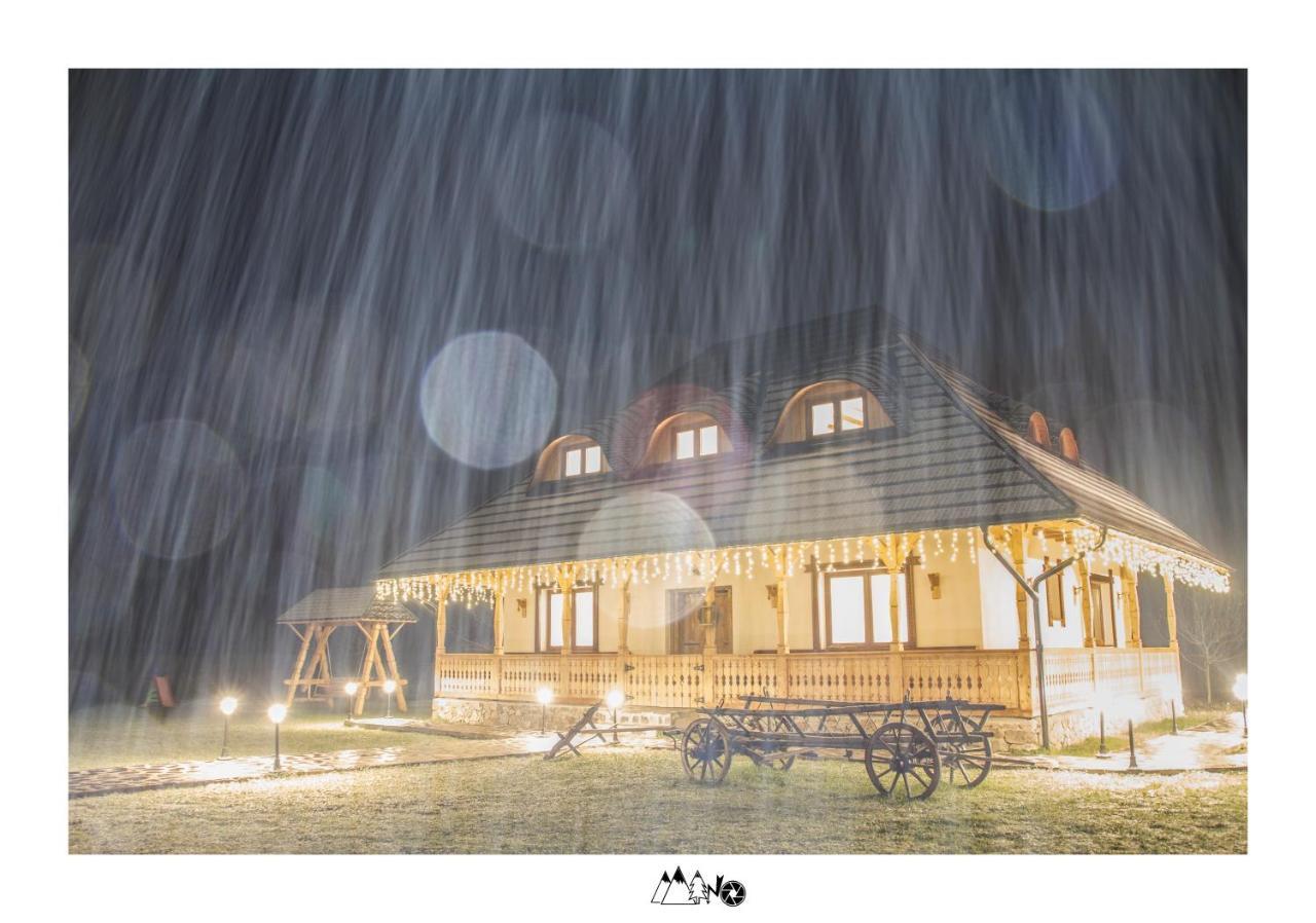 Casa Morosanului Guest house
